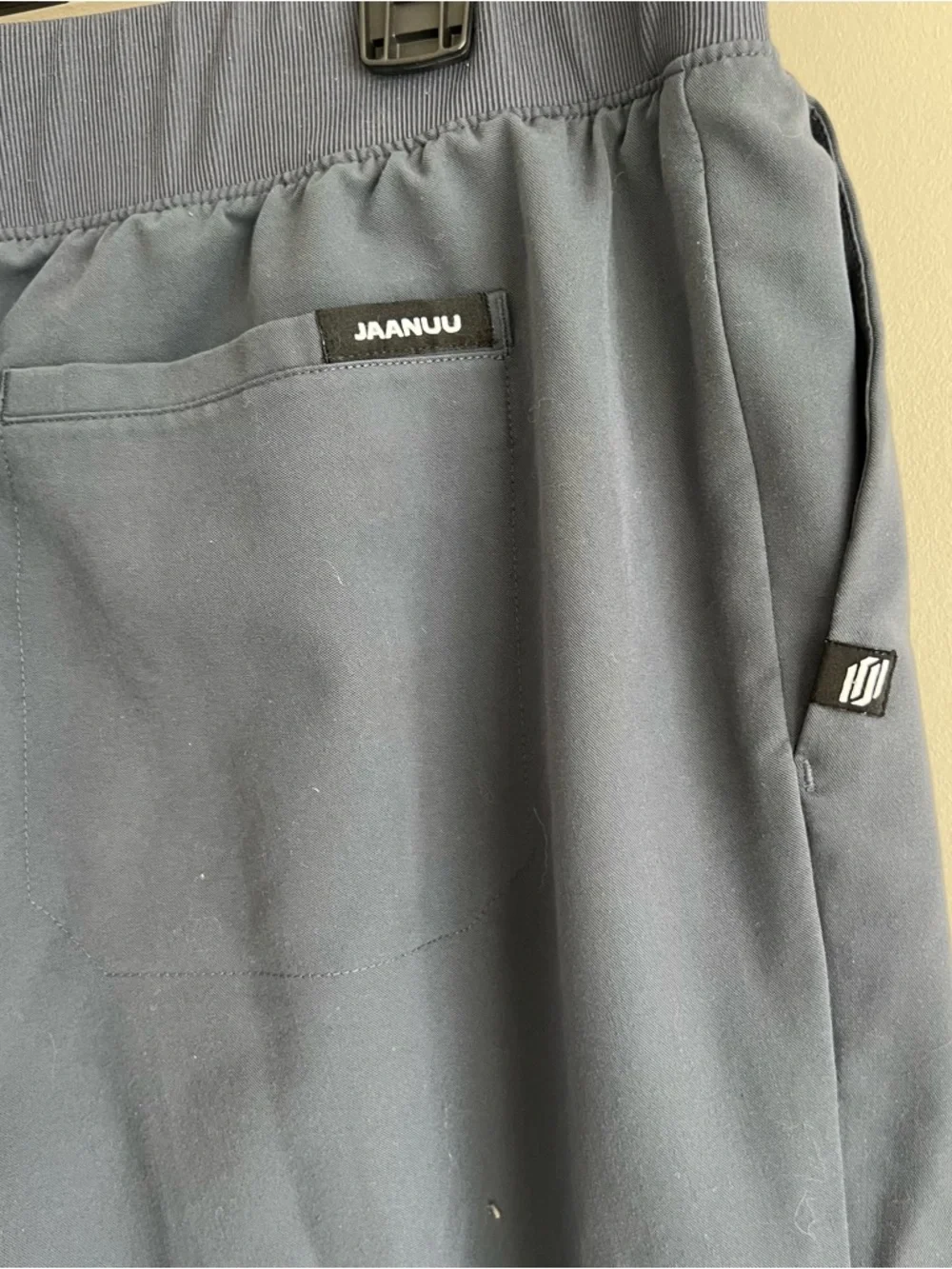Jaanuu blue gray